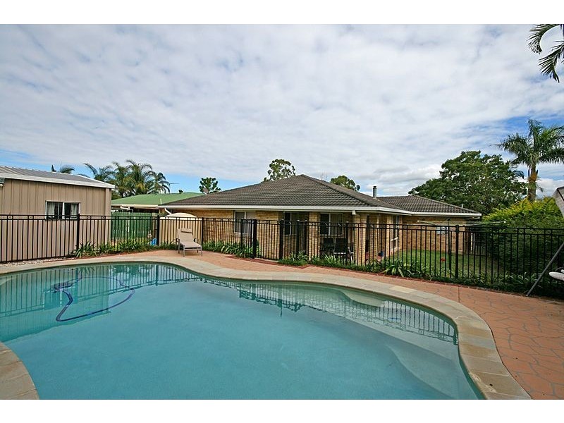 14 Learmonth Court, Hillcrest QLD 4118
