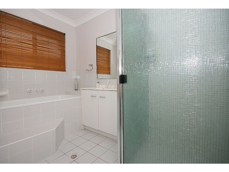 14 Learmonth Court, Hillcrest QLD 4118