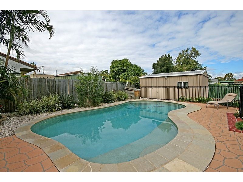 14 Learmonth Court, Hillcrest QLD 4118