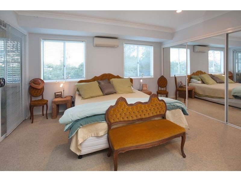 6/27 Radnor St, Indooroopilly QLD 4068