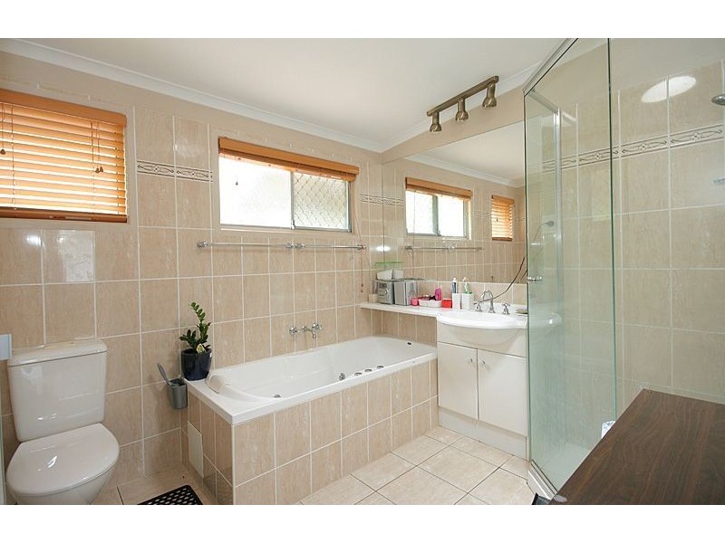 30 Almeida St, Indooroopilly QLD 4068