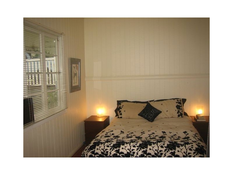 160 Taringa Parade, Indooroopilly QLD 4068