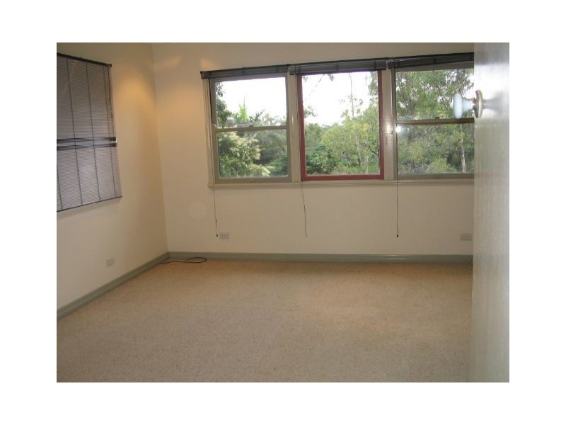 10 Blackstone, Indooroopilly QLD 4068