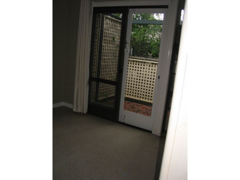 10 Blackstone, Indooroopilly QLD 4068