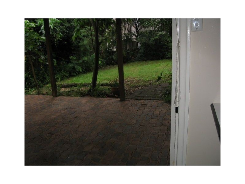 10 Blackstone, Indooroopilly QLD 4068