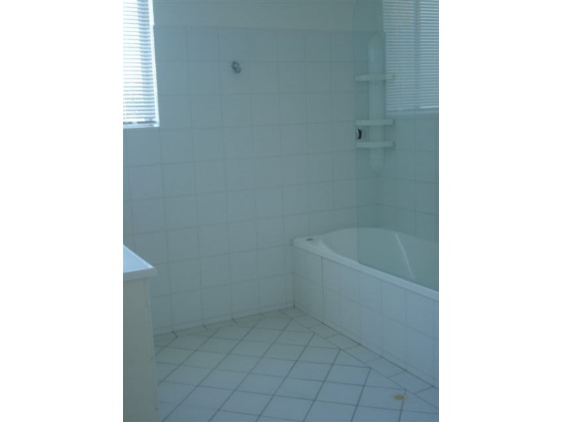 18/136 Macquarie St, St Lucia QLD 4067