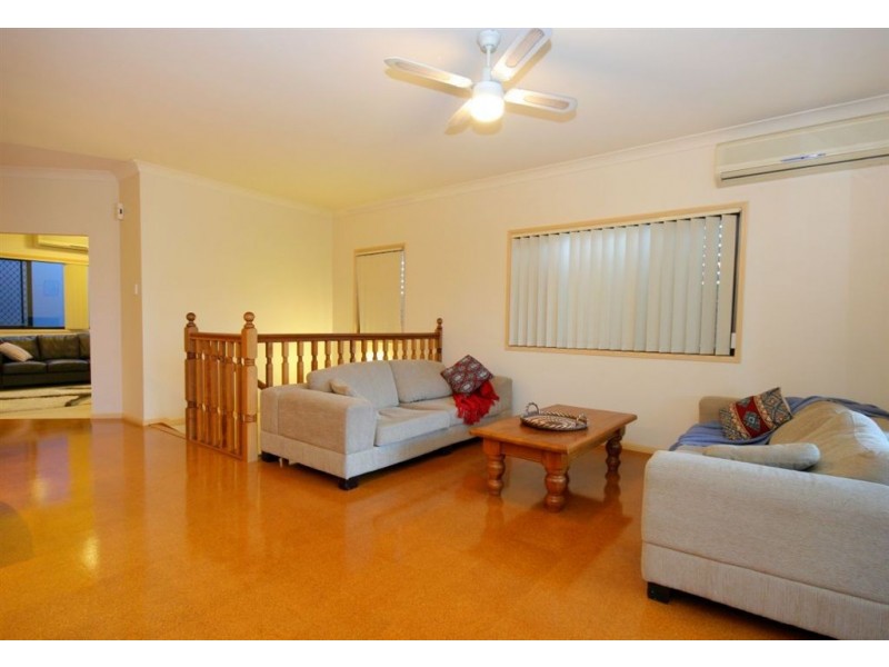 80 Dengate Lane, St Lucia QLD 4067