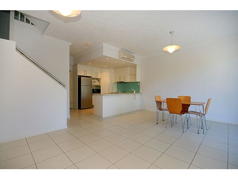2/97 Primrose St, Sherwood QLD 4075
