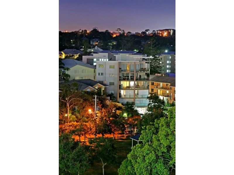 4/52 Underhill Ave, Indooroopilly QLD 4068