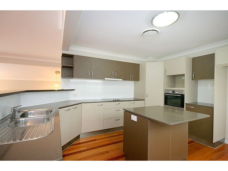 11 Kate St, Indooroopilly QLD 4068