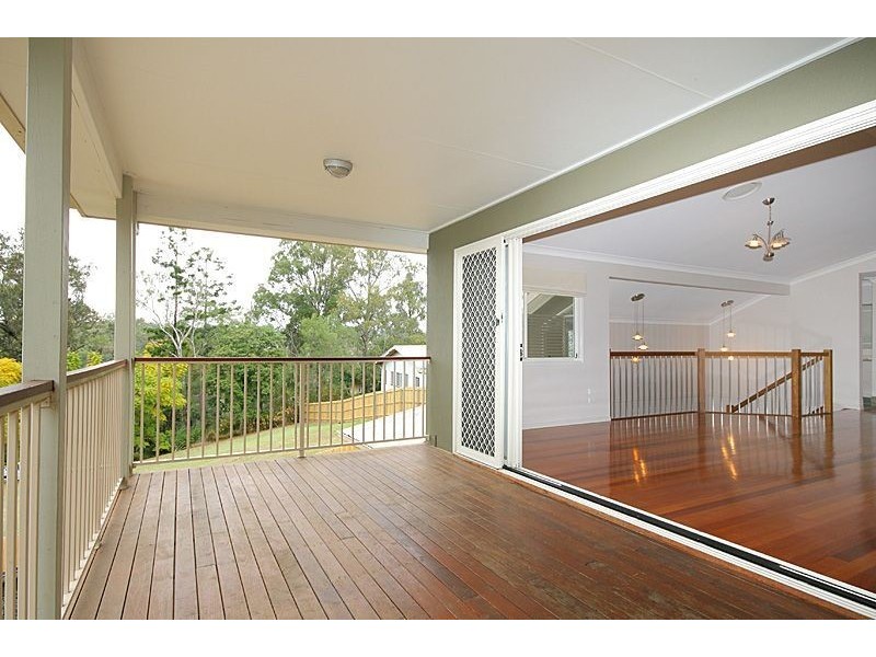 11 Kate St, Indooroopilly QLD 4068