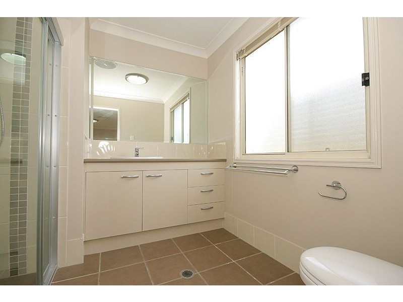 11 Kate St, Indooroopilly QLD 4068