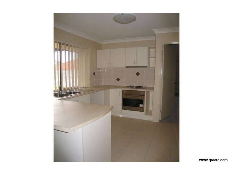 11 Discovery St, Flinders View QLD 4305