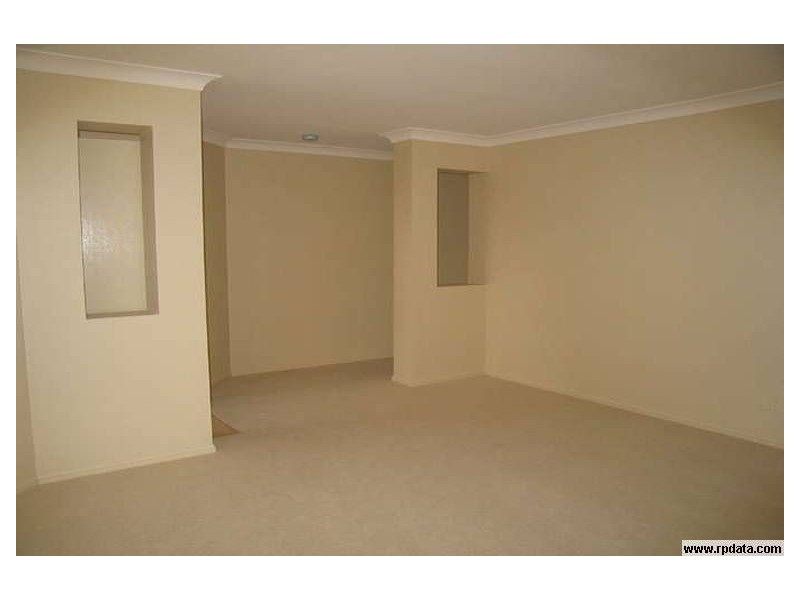 11 Discovery St, Flinders View QLD 4305