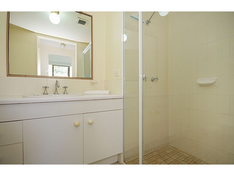 16/117 Old Burleigh Rd, Broadbeach QLD 4218