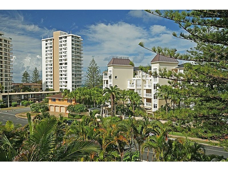 16/117 Old Burleigh Rd, Broadbeach QLD 4218