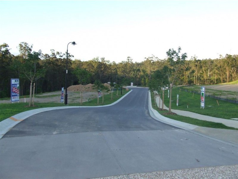 8 Lomandra Court, Brookwater QLD 4300