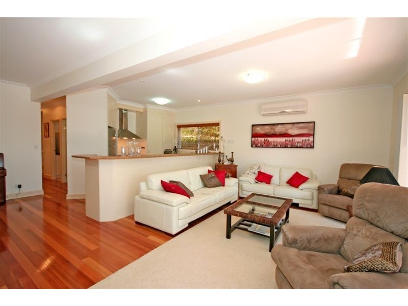 90 Long Street West, Graceville QLD 4075