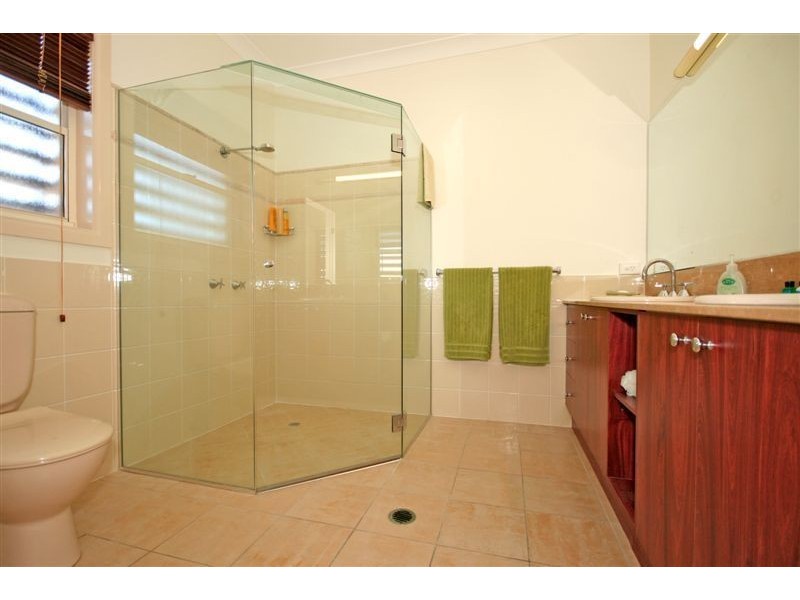 90 Long Street West, Graceville QLD 4075