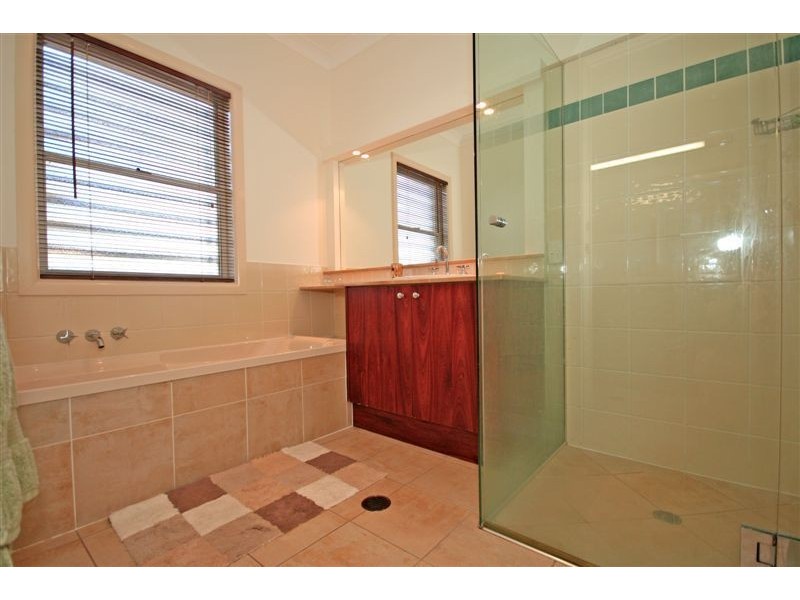 90 Long Street West, Graceville QLD 4075