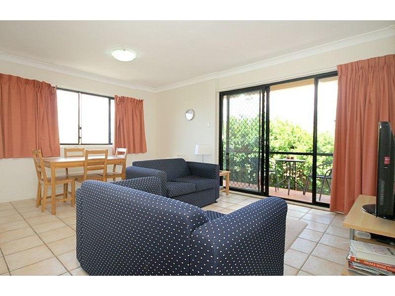 2/31 Sisley St, St Lucia QLD 4067