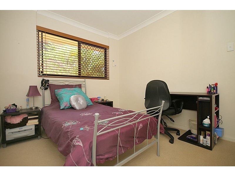 2/31 Sisley St, St Lucia QLD 4067
