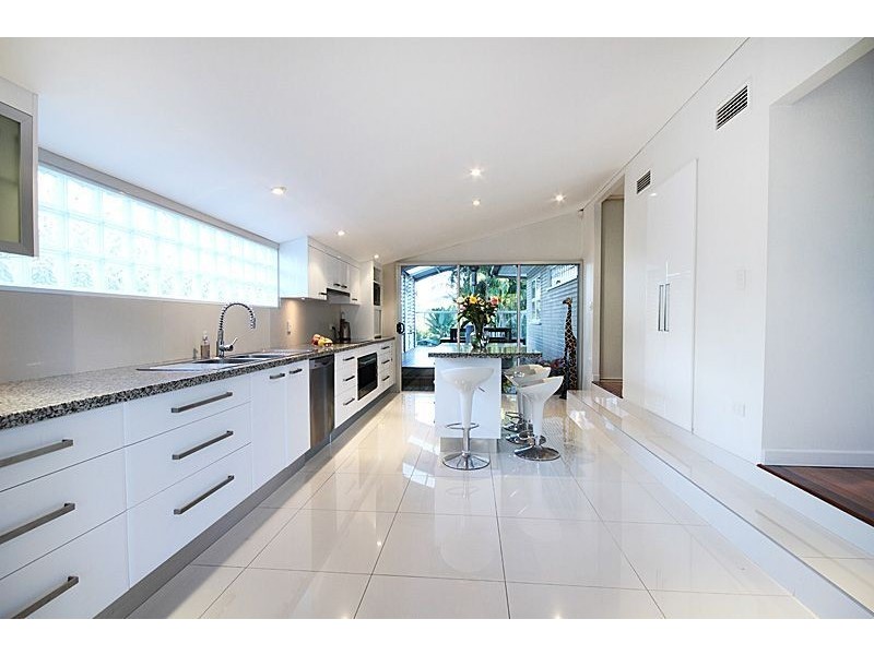 99 Jerrang St, Indooroopilly QLD 4068