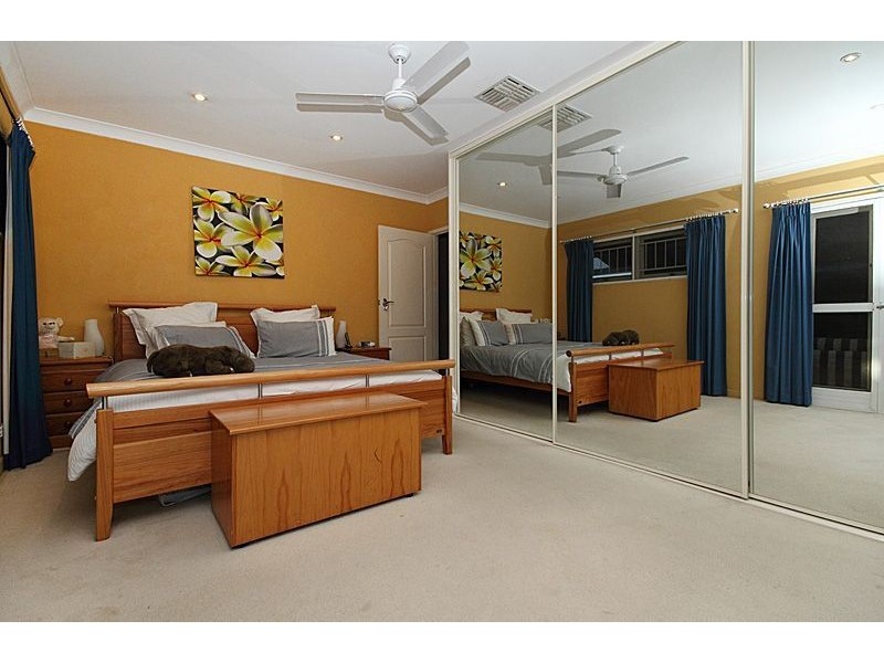 99 Jerrang St, Indooroopilly QLD 4068