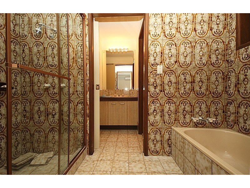 33 Goolman St, Chapel Hill QLD 4069