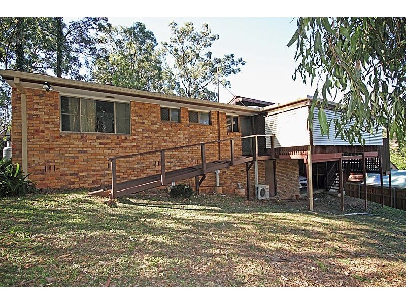 33 Goolman St, Chapel Hill QLD 4069