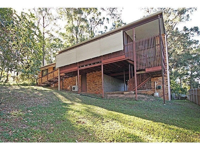 33 Goolman St, Chapel Hill QLD 4069