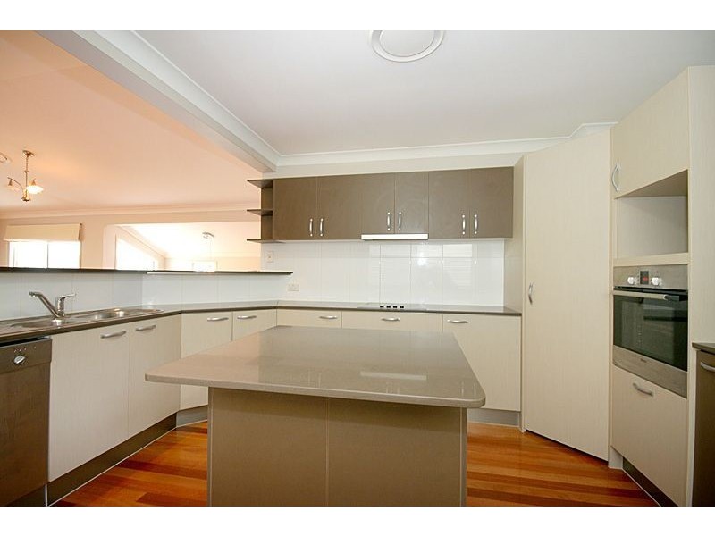 11 Kate St, Indooroopilly QLD 4068