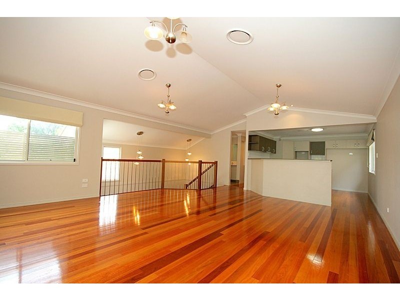11 Kate St, Indooroopilly QLD 4068