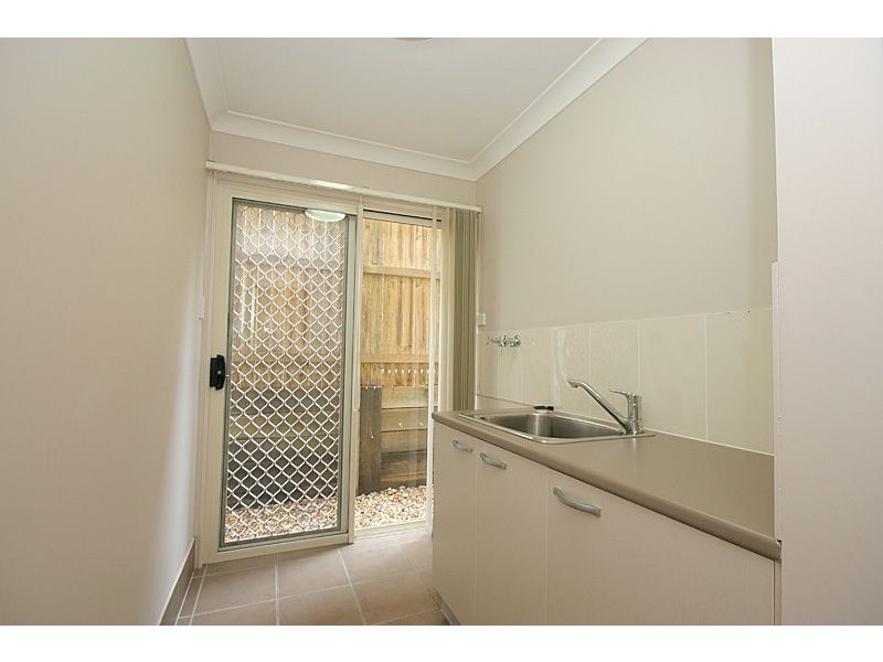 11 Kate St, Indooroopilly QLD 4068