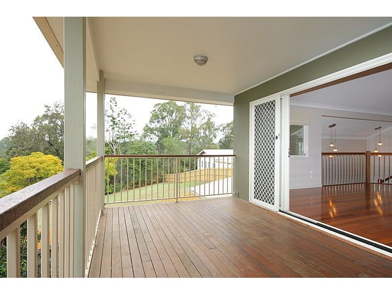 11 Kate St, Indooroopilly QLD 4068