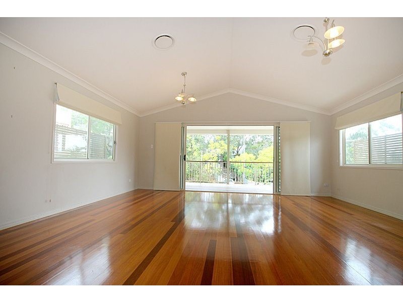 11 Kate St, Indooroopilly QLD 4068