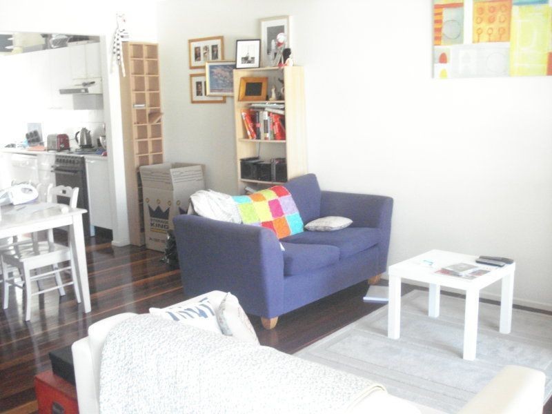 2/104 Carmody Rd, St Lucia QLD 4067