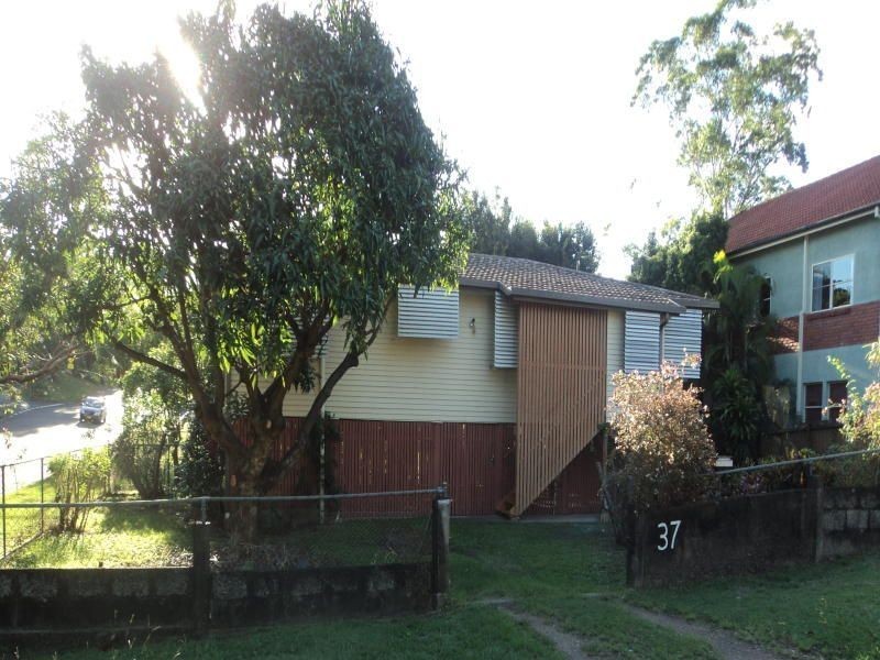 37 Carrington St, Indooroopilly QLD 4068