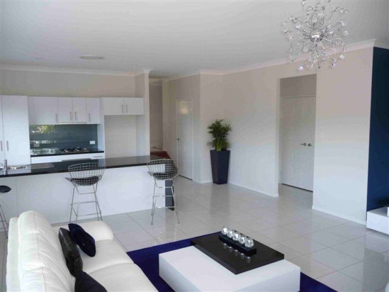 28 Waratah Cr, Springfield Lakes QLD 4300