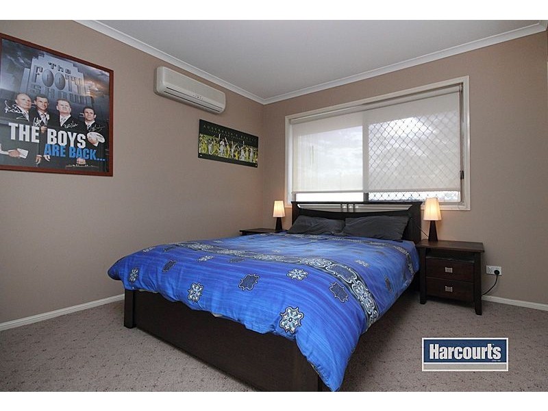 2/270 Sumners Rd, Riverhills QLD 4074