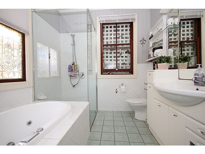 389 Milton Rd, Auchenflower QLD 4066