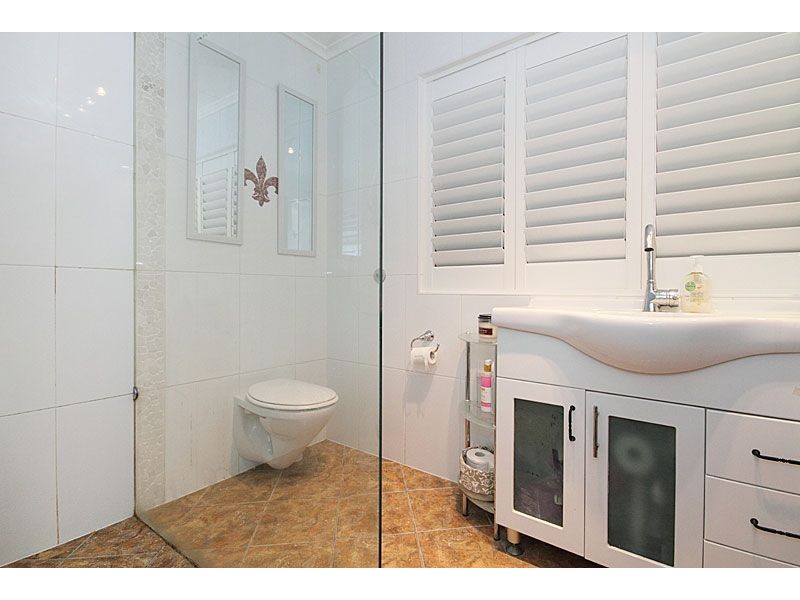 389 Milton Rd, Auchenflower QLD 4066