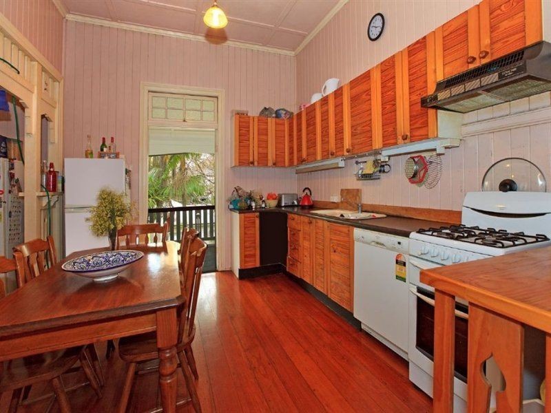 132 Sherwood Rd, Toowong QLD 4066