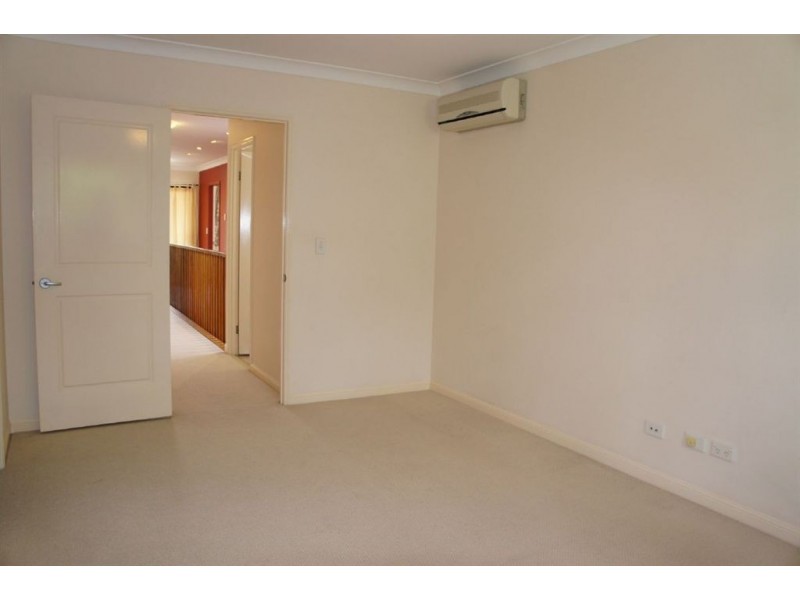 1/278 Indooroopilly Rd, Indooroopilly QLD 4068