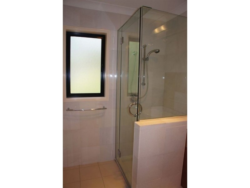 1/278 Indooroopilly Rd, Indooroopilly QLD 4068