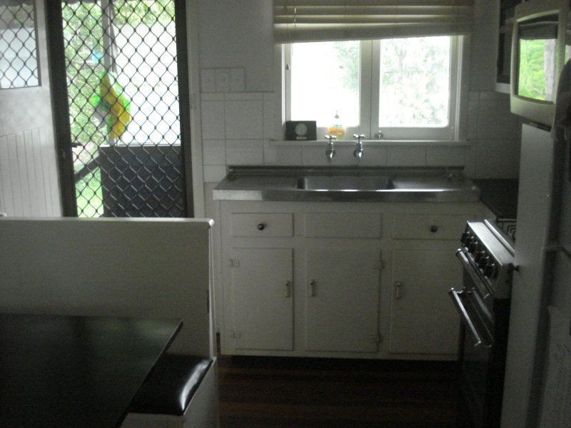 15 Tyne St, Taringa QLD 4068