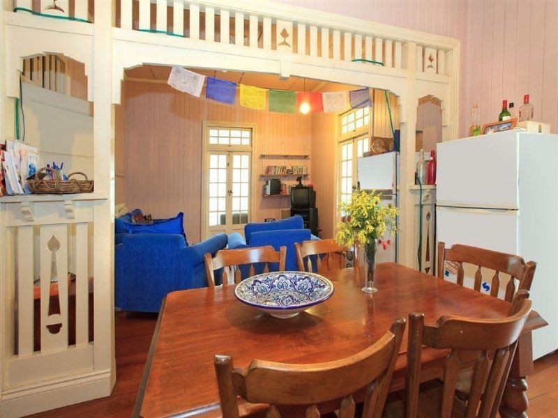 132 Sherwood Rd, Toowong QLD 4066