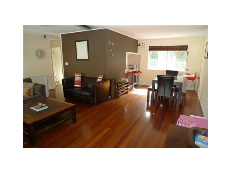 33 Fallbrook St, Kenmore QLD 4069