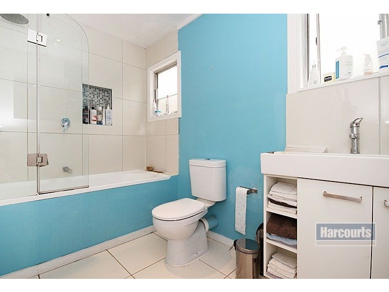 33 Fallbrook St, Kenmore QLD 4069