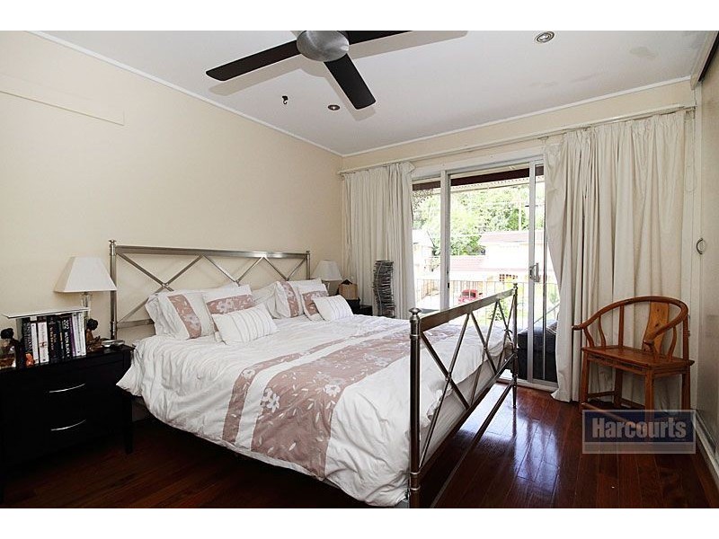 33 Fallbrook St, Kenmore QLD 4069